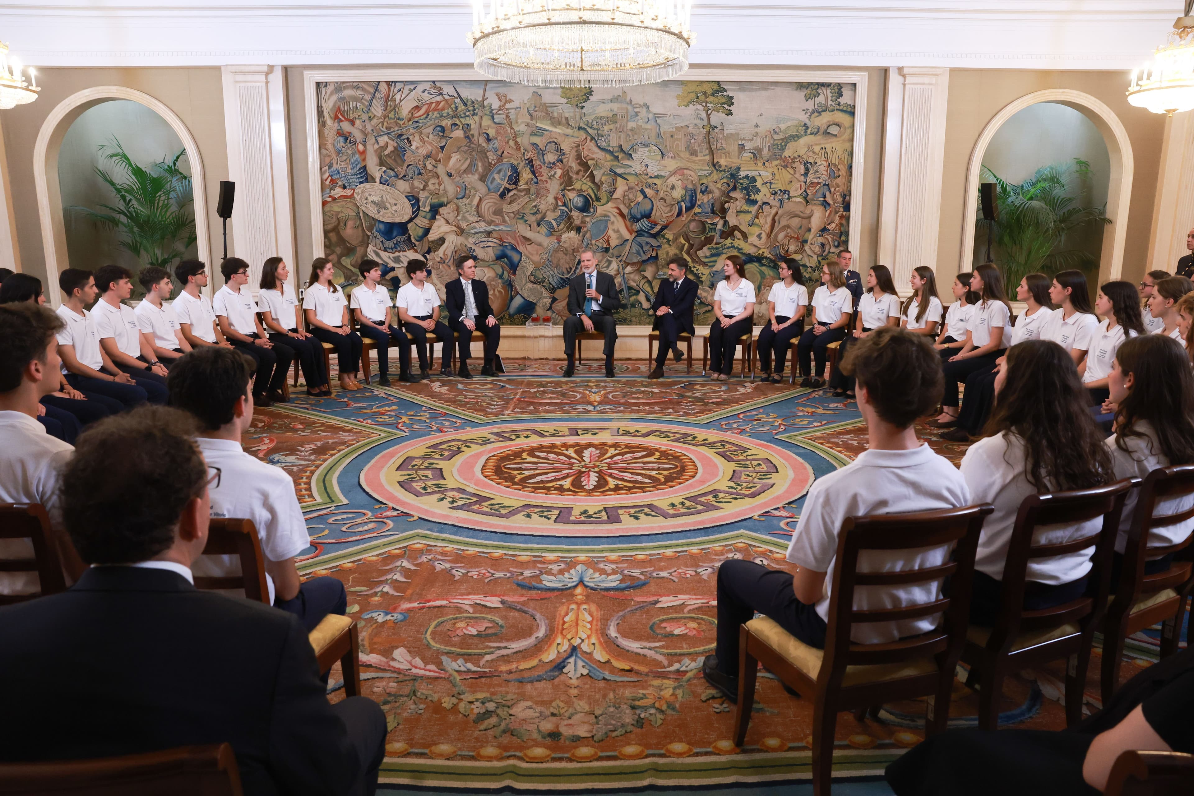 Los 50 jóvenes de Becas Europa Santander-UFV culminan su viaje por Europa con la tradicional audiencia con el Rey JIM_0811 Los 50 jóvenes de Becas Europa Santander-UFV culminan su viaje por Europa con la tradicional audiencia con el Rey Estudiar en Universidad Privada Madrid