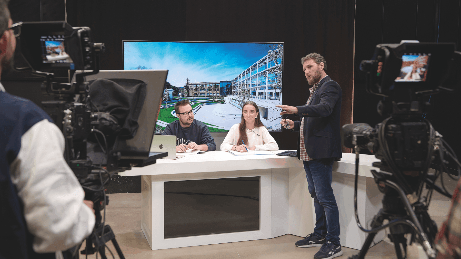 Máster de Formación Permanente en Periodismo en Televisión y en Plataformas Digitales - Postgrados Universidad Francisco de Vitoria M21_ContentText_Horizontal_Máster de Formación Permanente en Periodismo en Televisión y en Plataformas Digitales Máster de Formación Permanente en Periodismo en Televisión y en Plataformas Digitales - Postgrados Universidad Francisco de Vitoria Estudiar en Universidad Privada Madrid