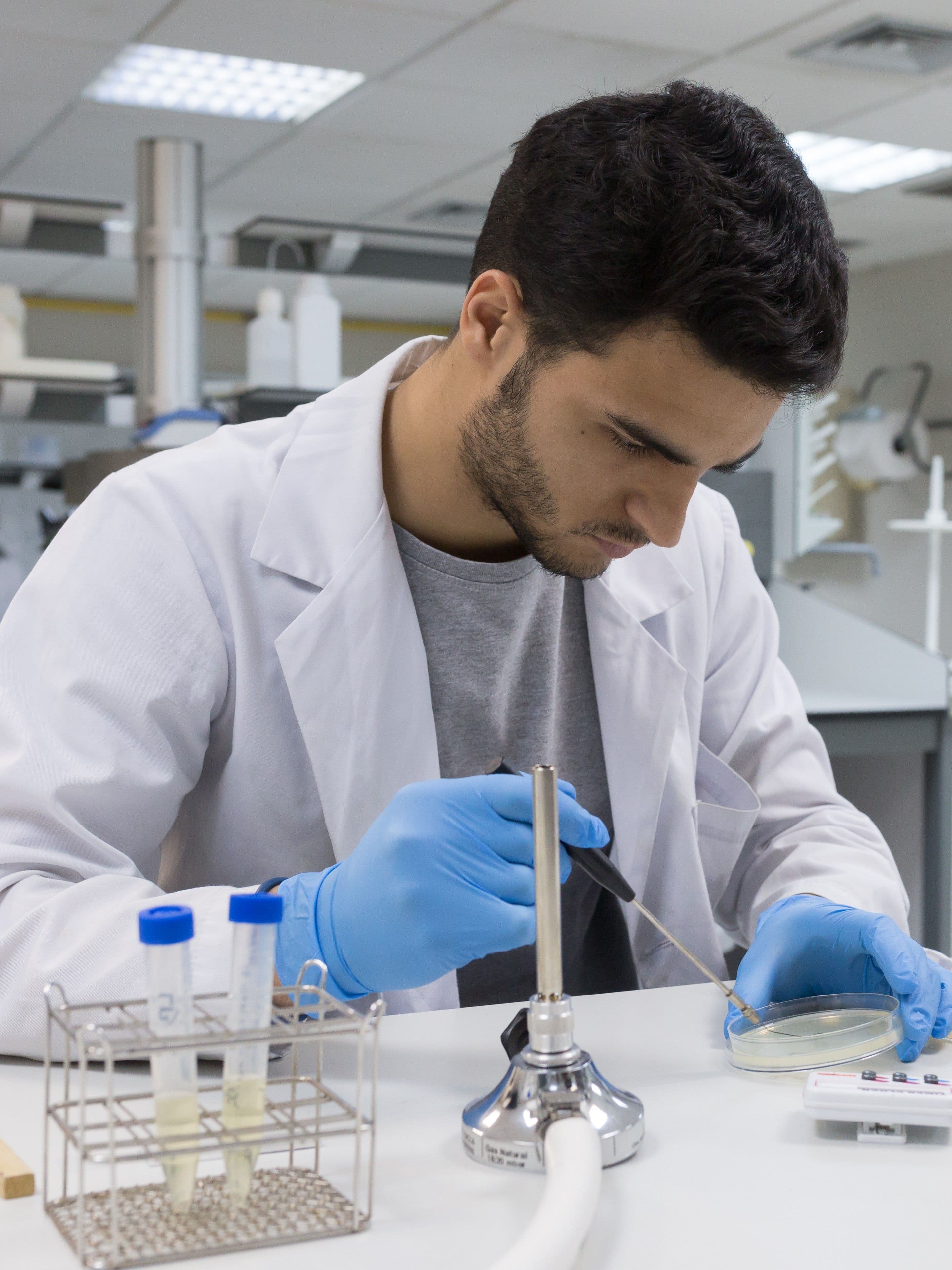 Estudiar doble Grado Farmacia y Biotecnología en Madrid. M21_Vertical_ContentText1_Biotecnología y Farmacia Estudiar doble Grado Farmacia y Biotecnología en Madrid. Estudiar en Universidad Privada Madrid