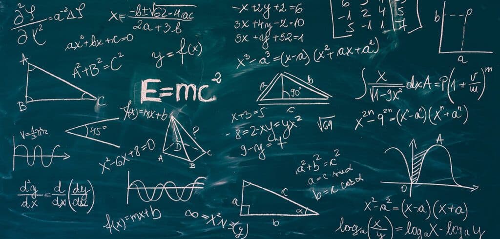 Innovación pedagógica en la UFV: la neurociencia y los datos del CERN revolucionan la enseñanza de la física cuántica | UFV blackboard-with-math-lesson-written-on-it-2025-03-25-05-07-58-utc-1024x490 Innovación pedagógica en la UFV: la neurociencia y los datos del CERN revolucionan la enseñanza de la física cuántica | UFV Estudiar en Universidad Privada Madrid