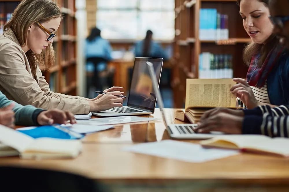 La UFV impulsa la ciencia abierta con la participación en la Semana Internacional del Acceso Abierto | UFV shot-of-a-group-of-university-students-working-in-2025-04-05-19-53-05-utc-1 La UFV impulsa la ciencia abierta con la participación en la Semana Internacional del Acceso Abierto | UFV Estudiar en Universidad Privada Madrid